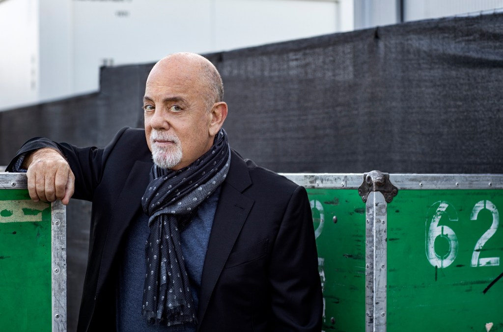 Billy Joel pospone fechas de su gira tras operación