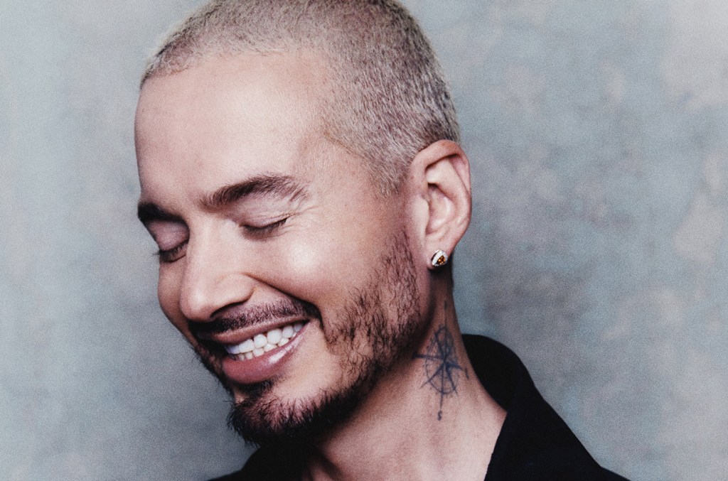 J Balvin extiende a 37 su récord de No. 1 en Latin Airplay